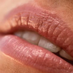 Balmy Gloss Huile Teintée pour les Lèvres